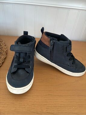 Cat & Jack Aidan sneaker boots with zippers and Velcro strap Toddler Size 10